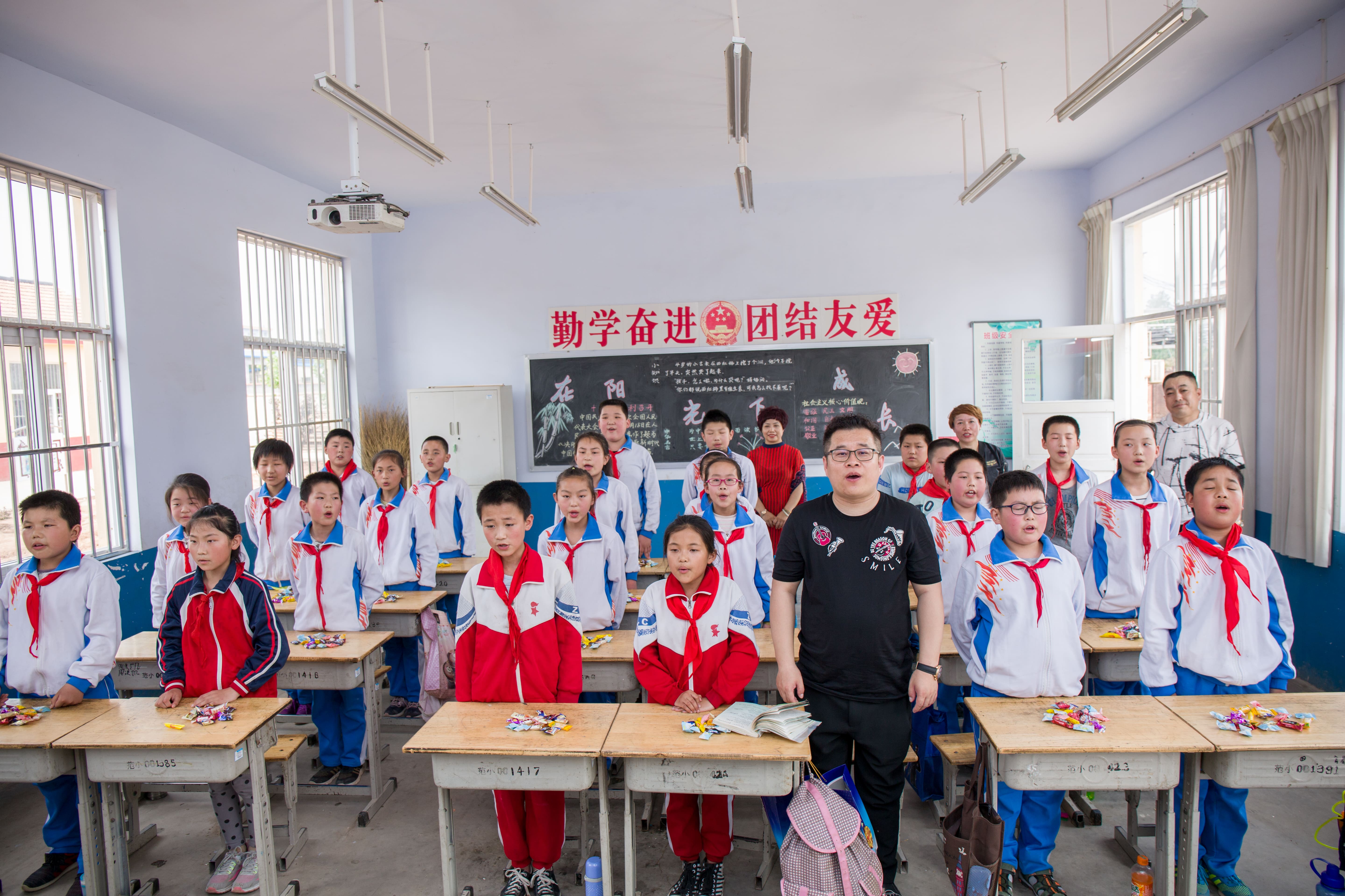 第142所 诸城市贾悦镇范家官庄乐动体育·（LeDong Sports）官方网站鹿永波小学