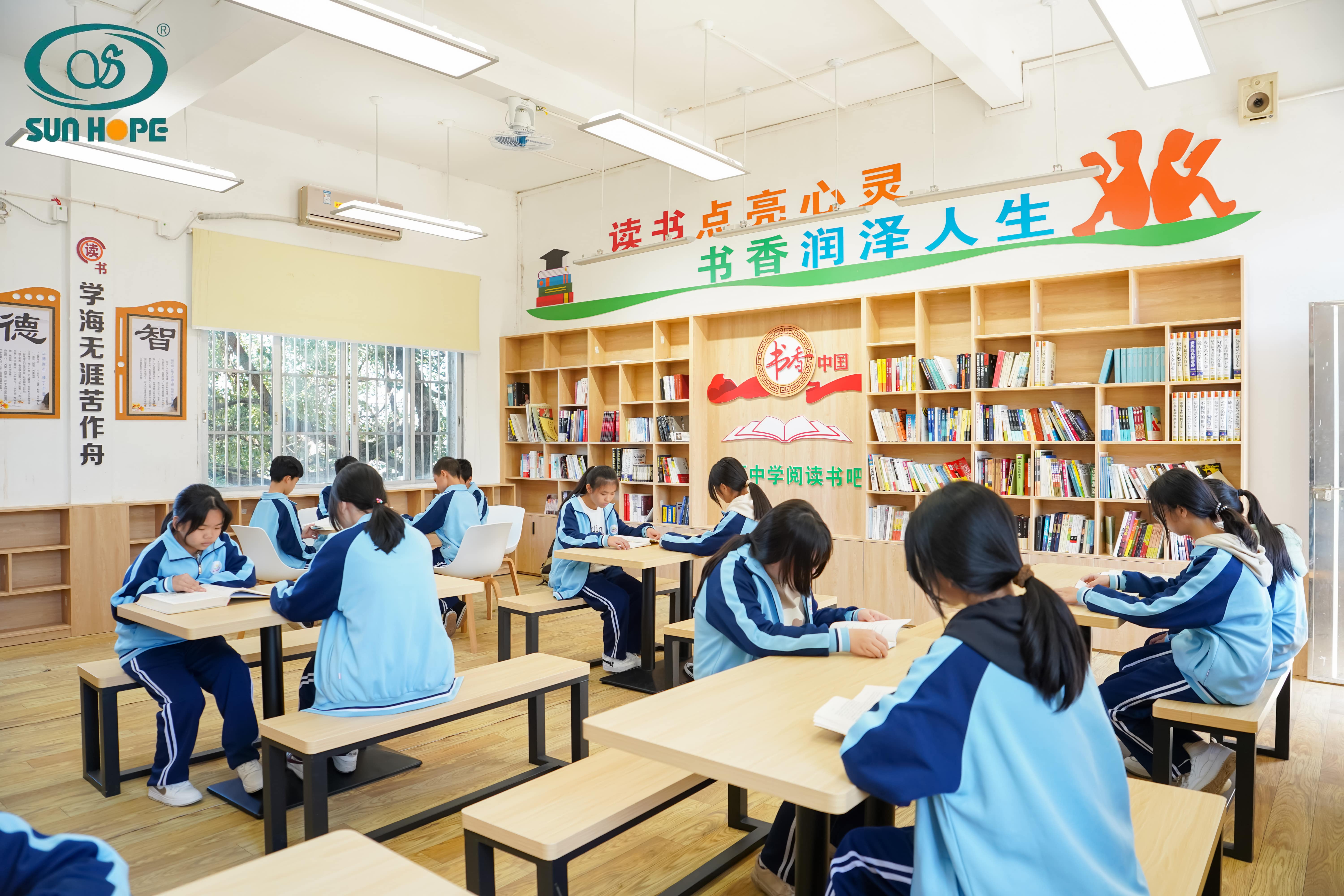 天津高校大学生记者走进乐动体育·（LeDong Sports）官方网站公益小学开展“书香悦读，筑梦成长”活动